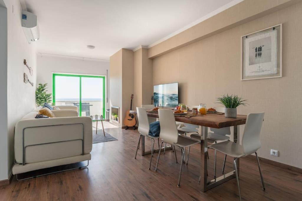 Sunset Terrace - Beachfront Apartment With Private Parking Nazaré Dış mekan fotoğraf