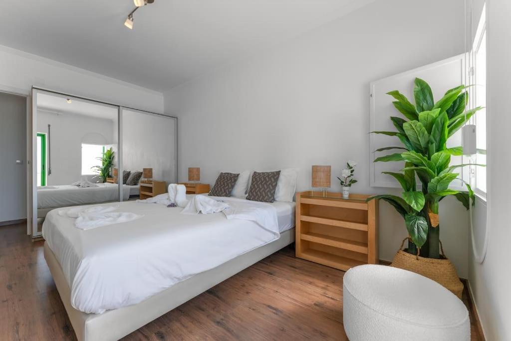 Sunset Terrace - Beachfront Apartment With Private Parking Nazaré Dış mekan fotoğraf